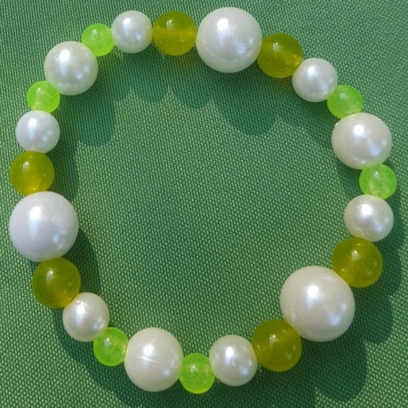 ππ§πΌββοΈ Luminous Seaweed Glow bracelet - Picture 5 of 6